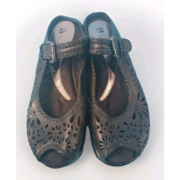 Womens Peep Toe Cloggs Sz 7 Floral Cut Out Boho Black Leather White Mountain - Picture 1 of 12